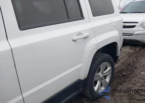 2013 Jeep Patriot Limited из США, поврежденный, VIN 1C4NJRCB2DD101835